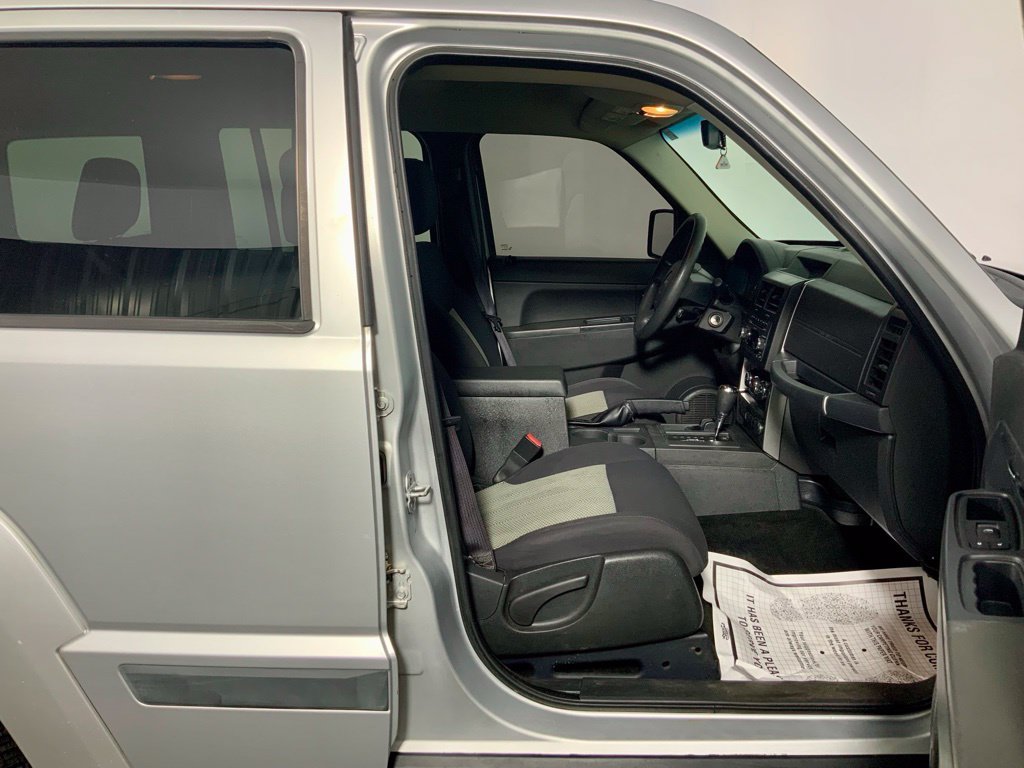 Used 2010 Jeep Liberty Sport w/ Popular Equipment Group AWD/4WD image 29