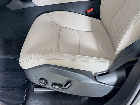 Certified 2026 Volvo XC90 T8 Plus w/ Protection Package Premier AWD/4WD image 19