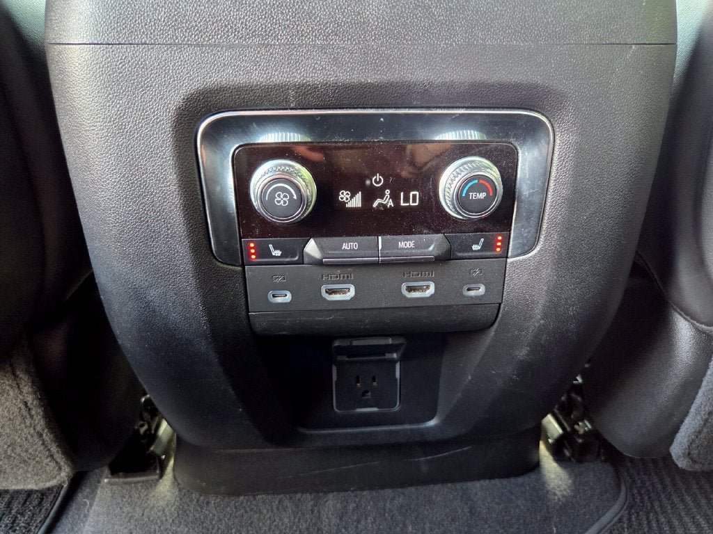 Used 2023 GMC Yukon Denali Ultimate AWD/4WD image 21
