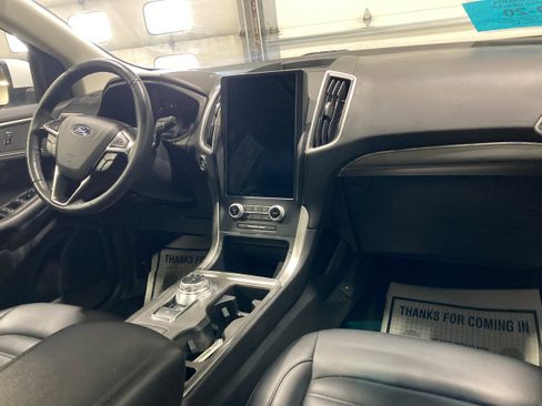 Used 2022 Ford Edge SEL w/ Convenience Package image 17