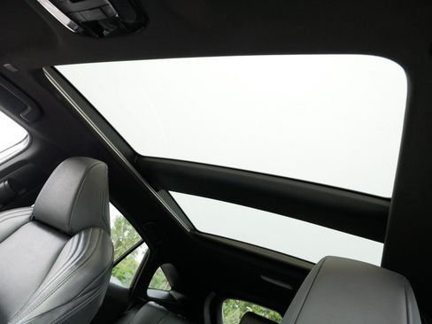 Used 2023 Toyota Venza Limited AWD/4WD image 34