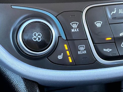 Used 2017 Chevrolet Volt LT w/ Comfort Package image 36