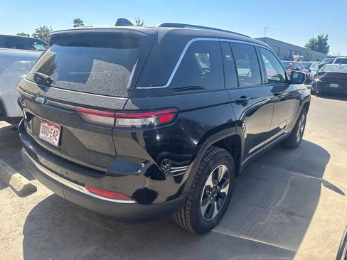 Used 2024 Jeep Grand Cherokee Limited 4xe AWD/4WD image 4