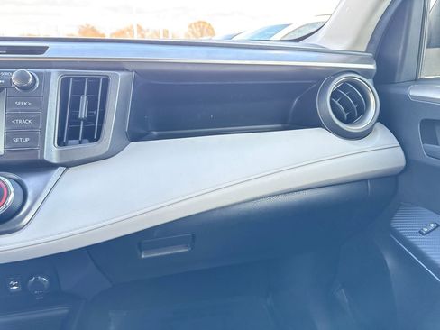 Used 2015 Toyota RAV4 LE image 29