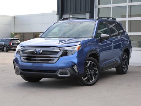 Used 2025 Subaru Forester Limited AWD/4WD image 3