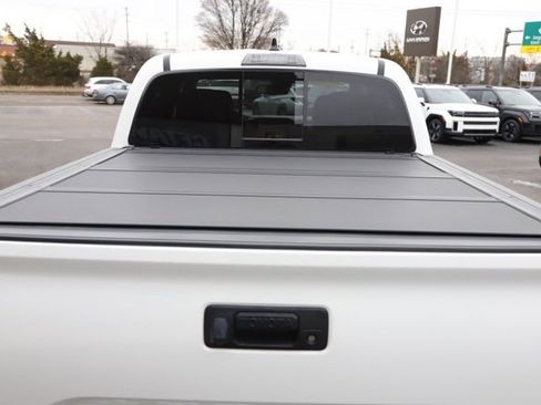 Used 2023 Toyota Tacoma TRD Off-Road image 5