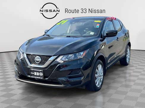 Used 2021 Nissan Rogue Sport S image 2
