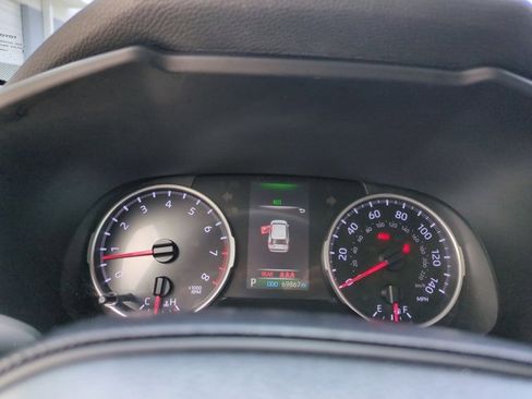 Used 2021 Toyota RAV4 LE FWD image 11