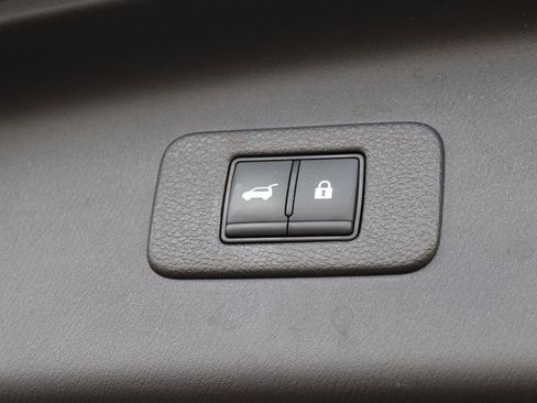 Used 2024 Nissan Armada SL image 27