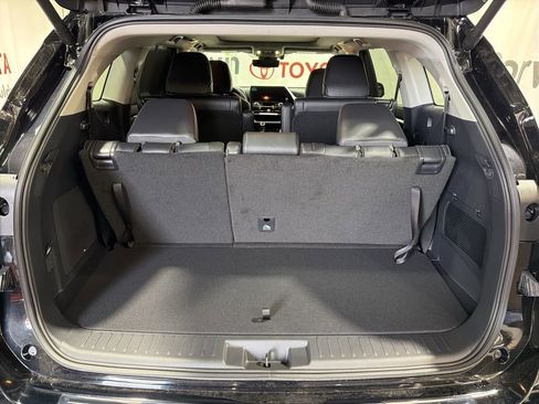Used 2026 Toyota Highlander Platinum AWD/4WD image 18