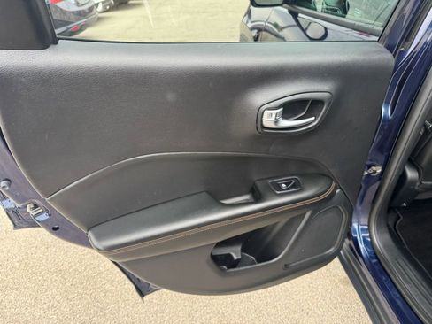 Used 2018 Jeep Compass Limited image 12