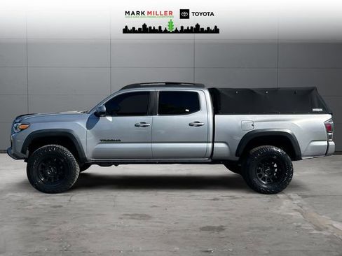 Used 2019 Toyota Tacoma TRD Off-Road image 2