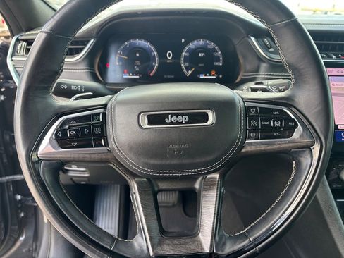 Used 2022 Jeep Grand Cherokee L Overland w/ Advanced Protech Group III AWD/4WD image 14