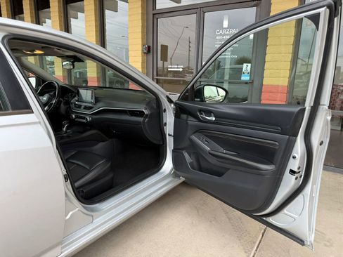 Used 2022 Nissan Altima 2.5 SR FWD image 22