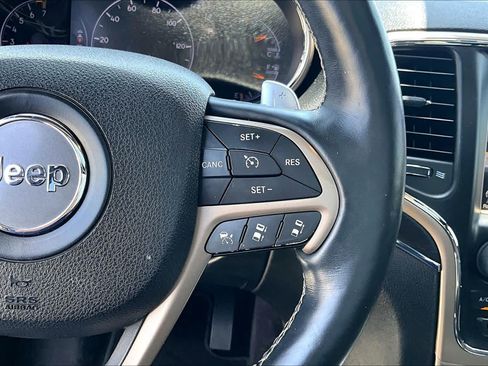 Used 2017 Jeep Grand Cherokee Limited w/ Luxury Group II RWD image 23
