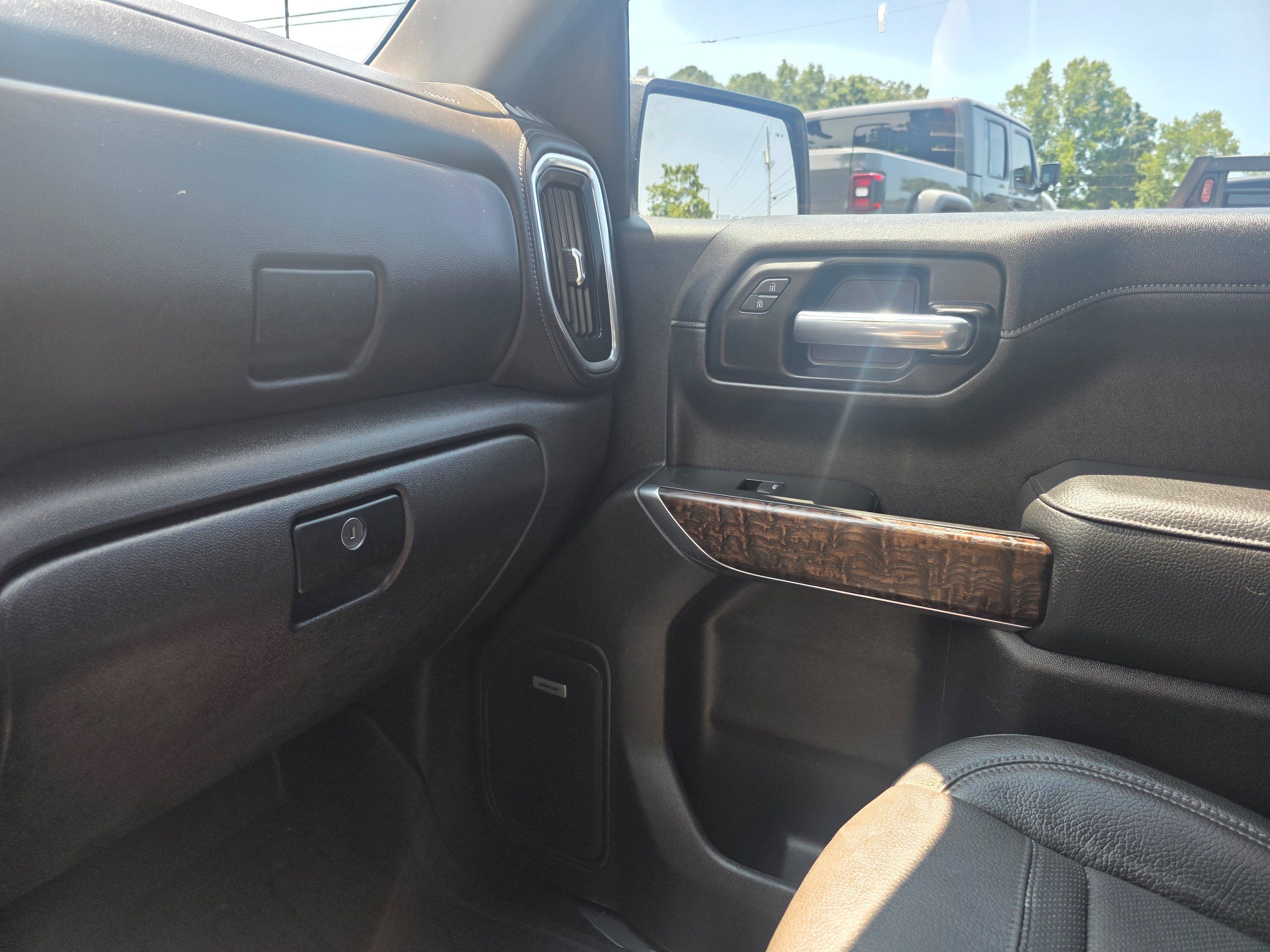 Used 2021 GMC Sierra 1500 Denali w/ Technology Package AWD/4WD image 12