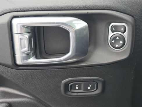 Used 2022 Jeep Wrangler Willys image 24