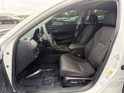 Used 2024 Honda Accord EX image 10