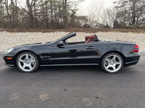Used 2011 Mercedes-Benz SL 550 image 4