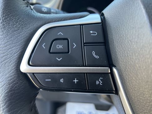 Certified 2025 Toyota Sienna XLE FWD image 23