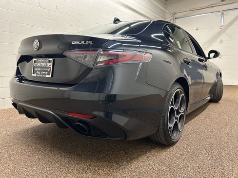Used 2024 Alfa Romeo Giulia Veloce AWD/4WD image 2