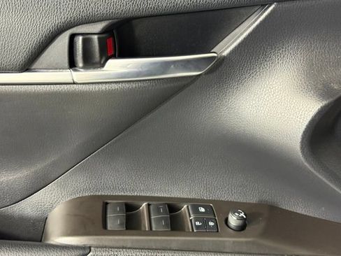 Used 2021 Toyota Camry SE AWD/4WD image 15