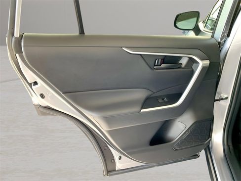 Used 2023 Toyota RAV4 LE image 17