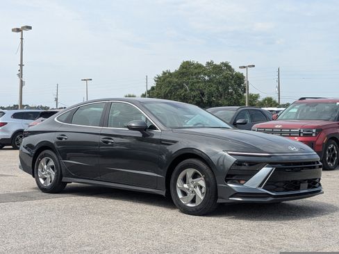 Used 2026 Hyundai Sonata SE FWD image 1