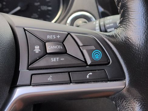 Used 2018 Nissan Rogue SL w/ Premium Package AWD/4WD image 26