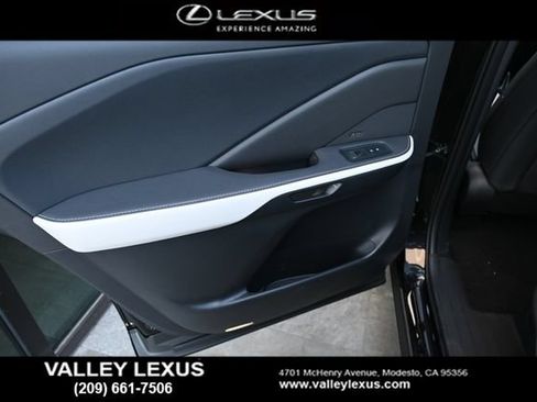 New 2026 Lexus TX 500h AWD image 17