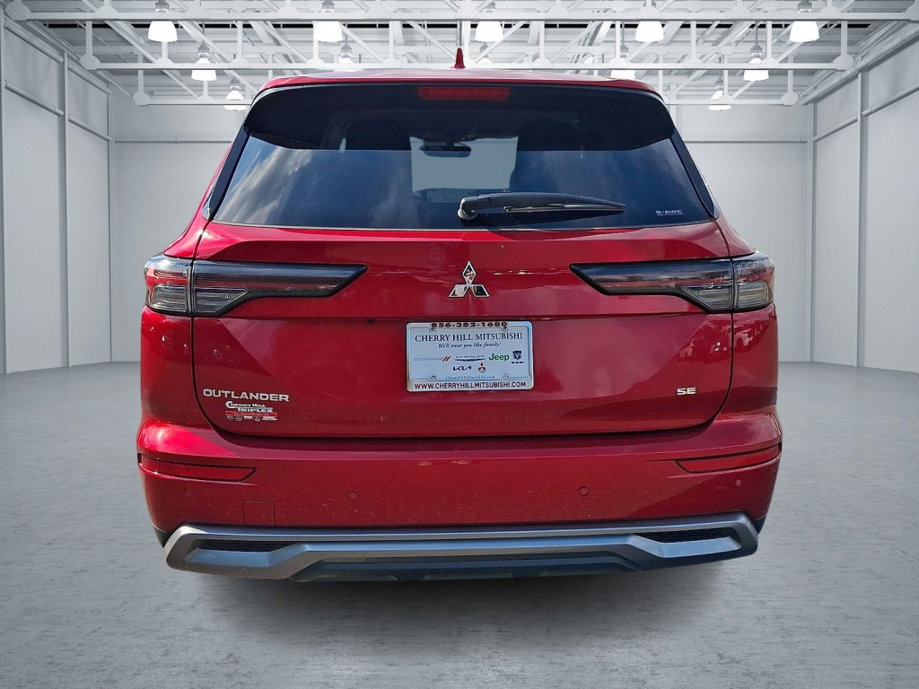 Used 2025 Mitsubishi Outlander SE AWD/4WD image 4