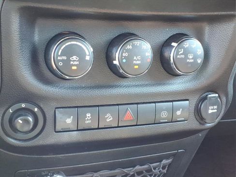 Used 2017 Jeep Wrangler 75th Anniversary image 22