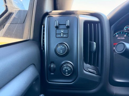 Used 2019 Chevrolet Silverado 2500 LT w/ Custom Sport Edition AWD/4WD image 25