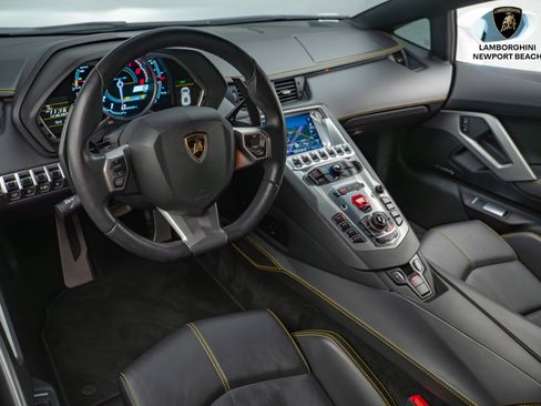 Used 2014 Lamborghini Aventador LP 700-4 image 24