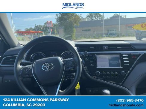Used 2019 Toyota Camry LE FWD image 11