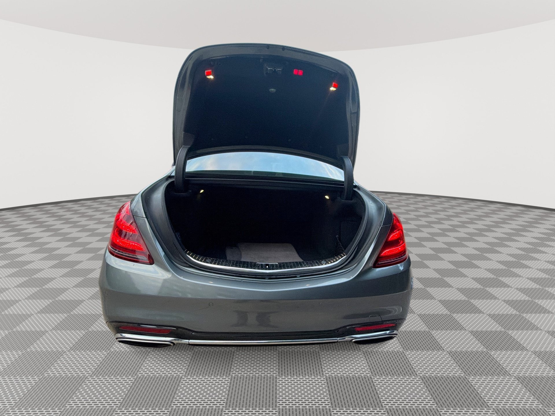 Used 2020 Mercedes-Benz S 560 Sedan image 21