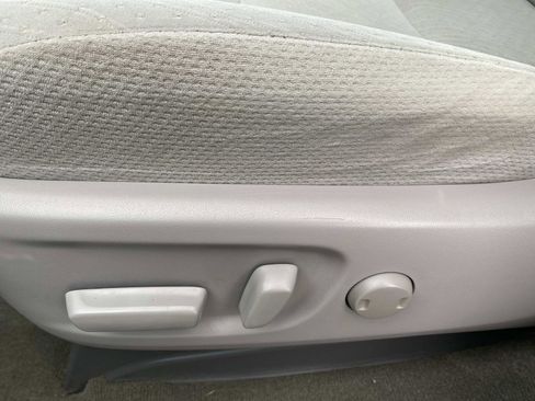 Used 2017 Toyota Sienna LE image 19