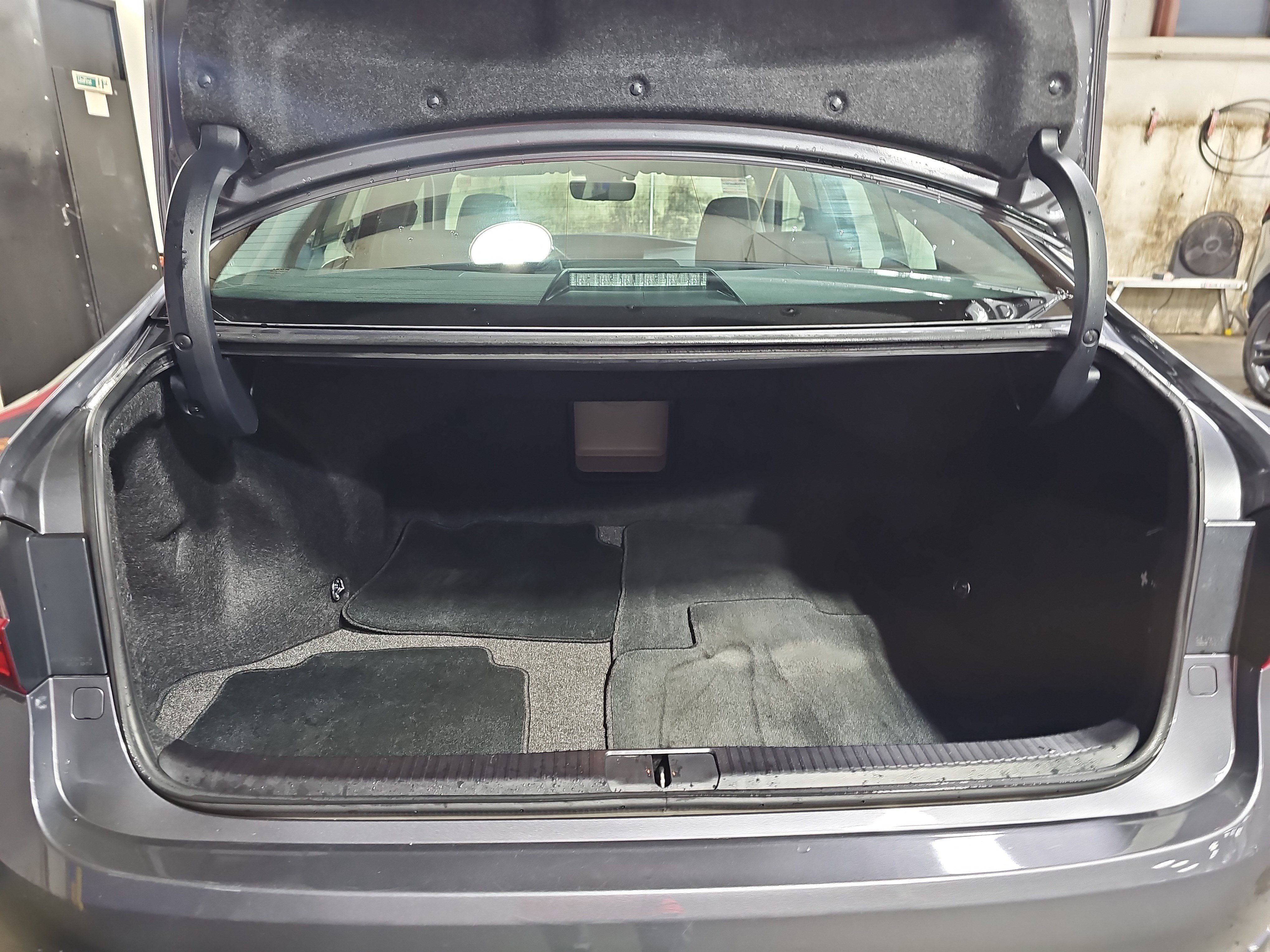 Used 2018 Lexus ES 350 w/ Luxury Package w/Wood Trim FWD image 13