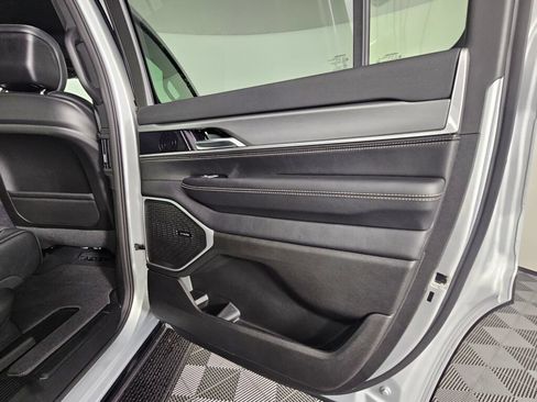 New 2026 Jeep Grand Wagoneer Limited AWD/4WD image 39