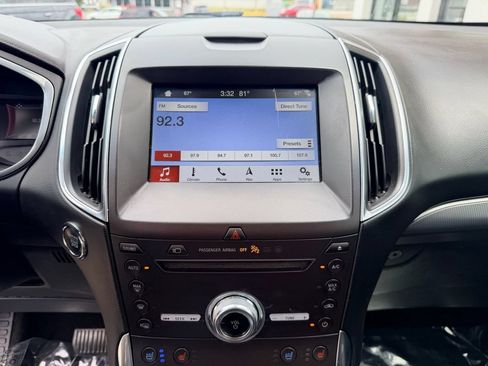 Used 2019 Ford Edge Titanium w/ Equipment Group 301A AWD/4WD image 21