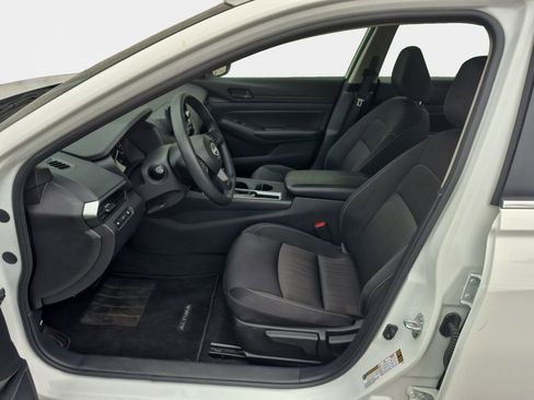 Used 2024 Nissan Altima 2.5 S image 12