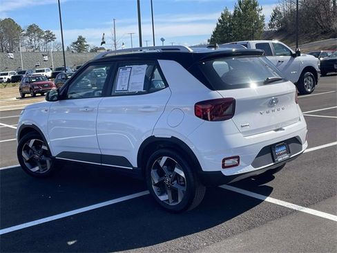 Certified 2025 Hyundai Venue Limited image 4