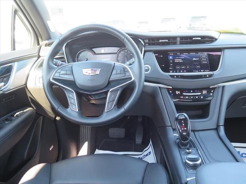 Used 2025 Cadillac XT5 Premium Luxury image 21