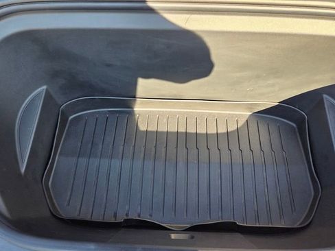 Used 2024 Tesla Model Y Long Range image 21