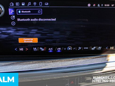 Used 2025 Chevrolet Suburban High Country image 40