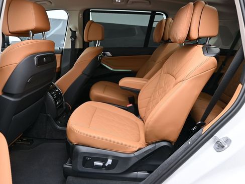 Used 2025 BMW X7 xDrive40i image 16