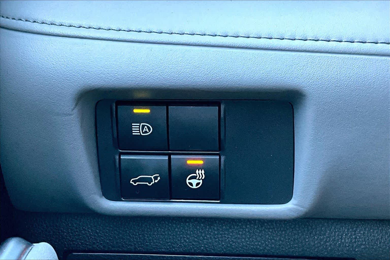 Used 2020 Toyota Highlander Limited AWD/4WD image 34