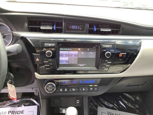 Used 2016 Toyota Corolla LE FWD image 32