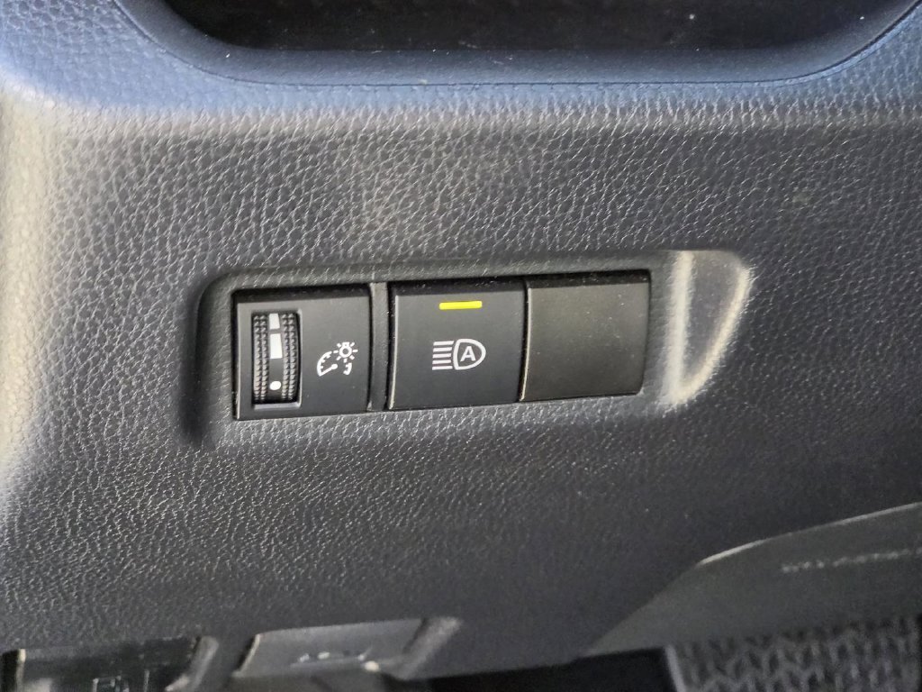 Used 2024 Toyota RAV4 XLE FWD image 20