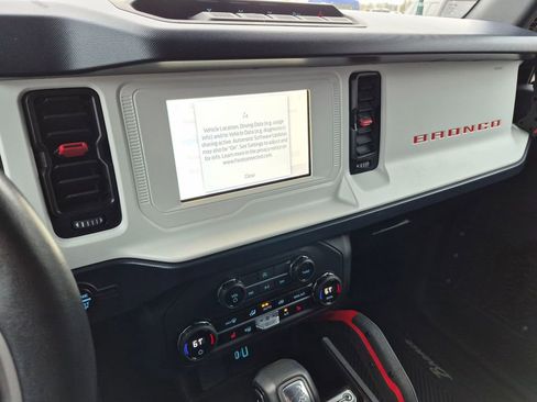 Certified 2023 Ford Bronco Heritage Edition AWD/4WD image 13